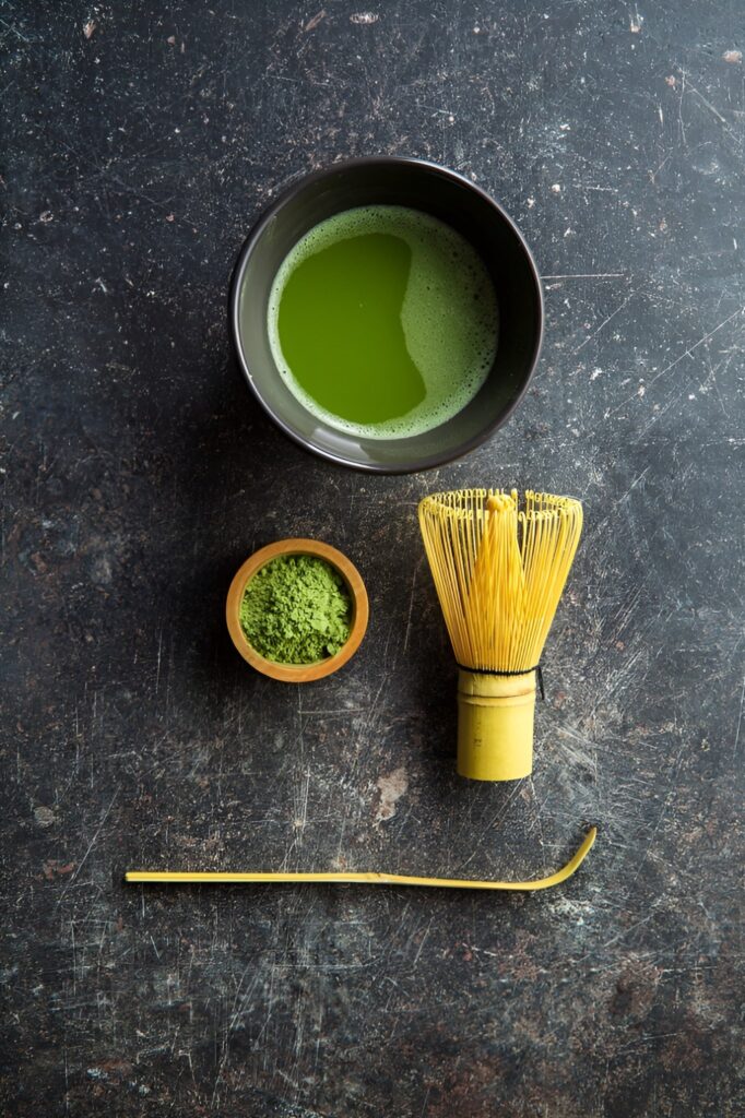 Geleneksel japon usulü matcha hazırlığı